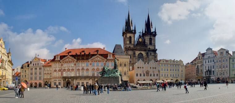Prague : The Musical City. The Old Town Square and Astronomical Clock. The Blogging Musician @ adamharkus.com