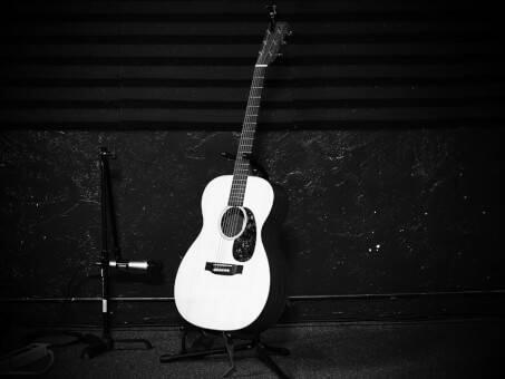 The 6 Best Microphones For Recording Acoustic Guitar