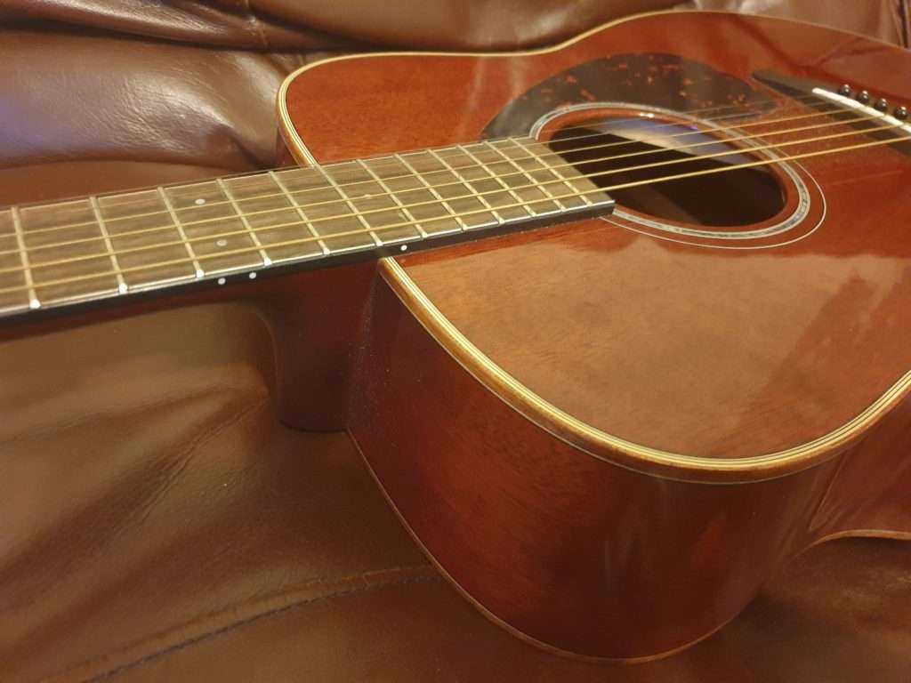 Yamaha FG850 Acoustic Guitar Review: 18 months on. The Blogging Musician @ adamharkus.com