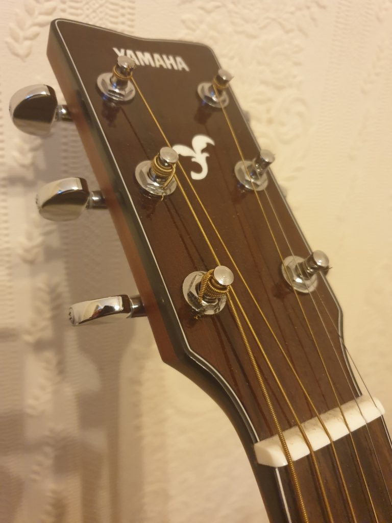 Yamaha FG850 Acoustic Guitar Review: 18 months on. The Blogging Musician @ adamharkus.com