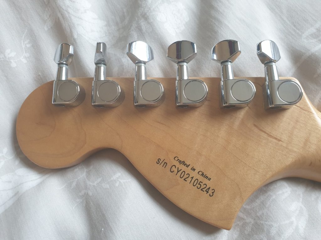 Falling in love with the Stratocaster (again) - The Blogging Musician @ adamharkus.com