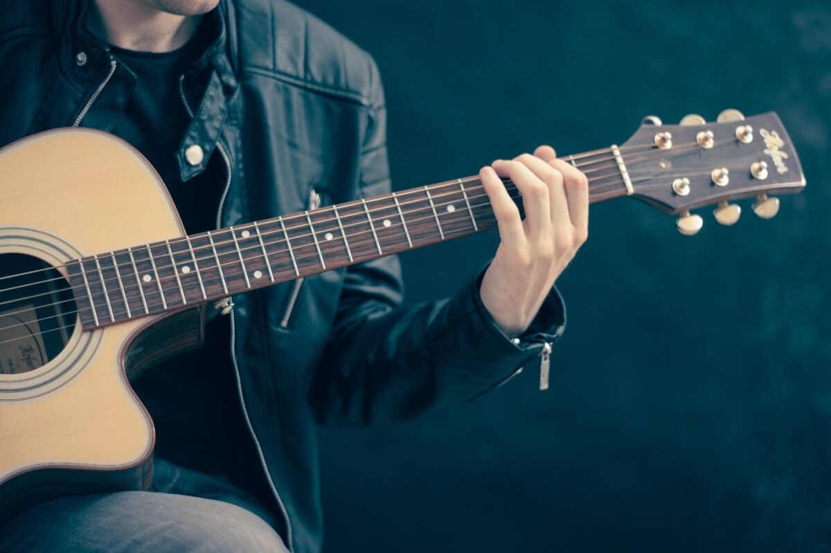 Tips for Beginning Blues Guitarists. The Blogging Musician @ adamharkus.com