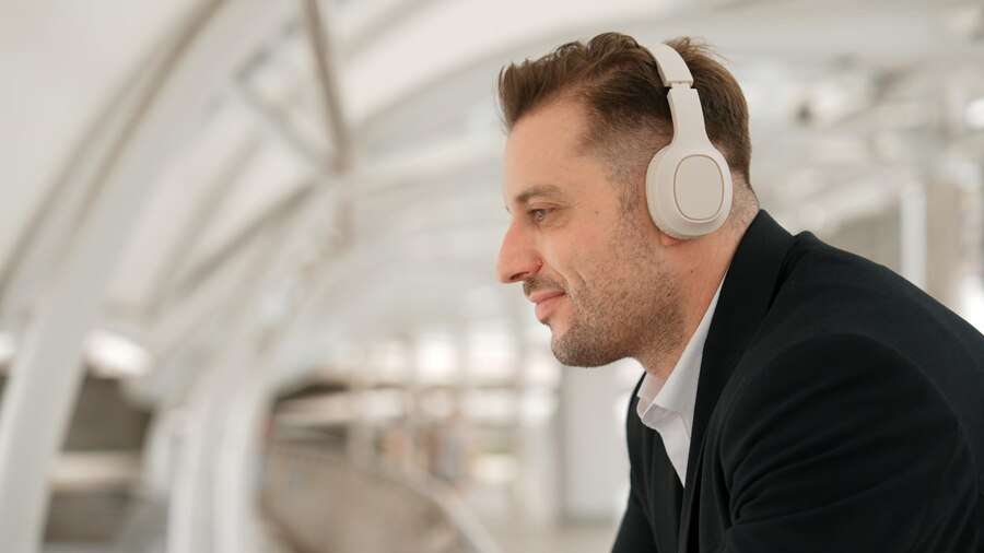 Tips for Travelers and Music Lovers on the Go. The Blogging Musician @ adamharkus.com